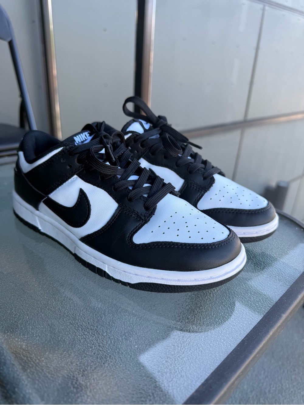 Nike Women's Black and White Low-Top Sneakers - Picture 1 of 8